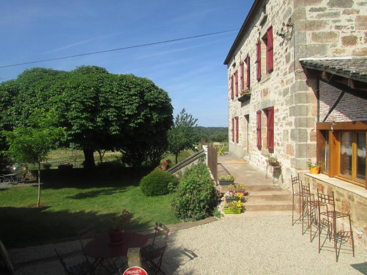 Gites Des Ecuries De Saint Maurice Lacapelle-Marival Exterior foto